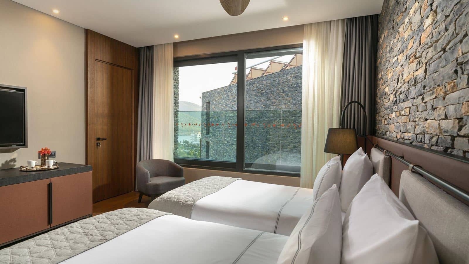 rooms-family-corner-suite-sea-view
