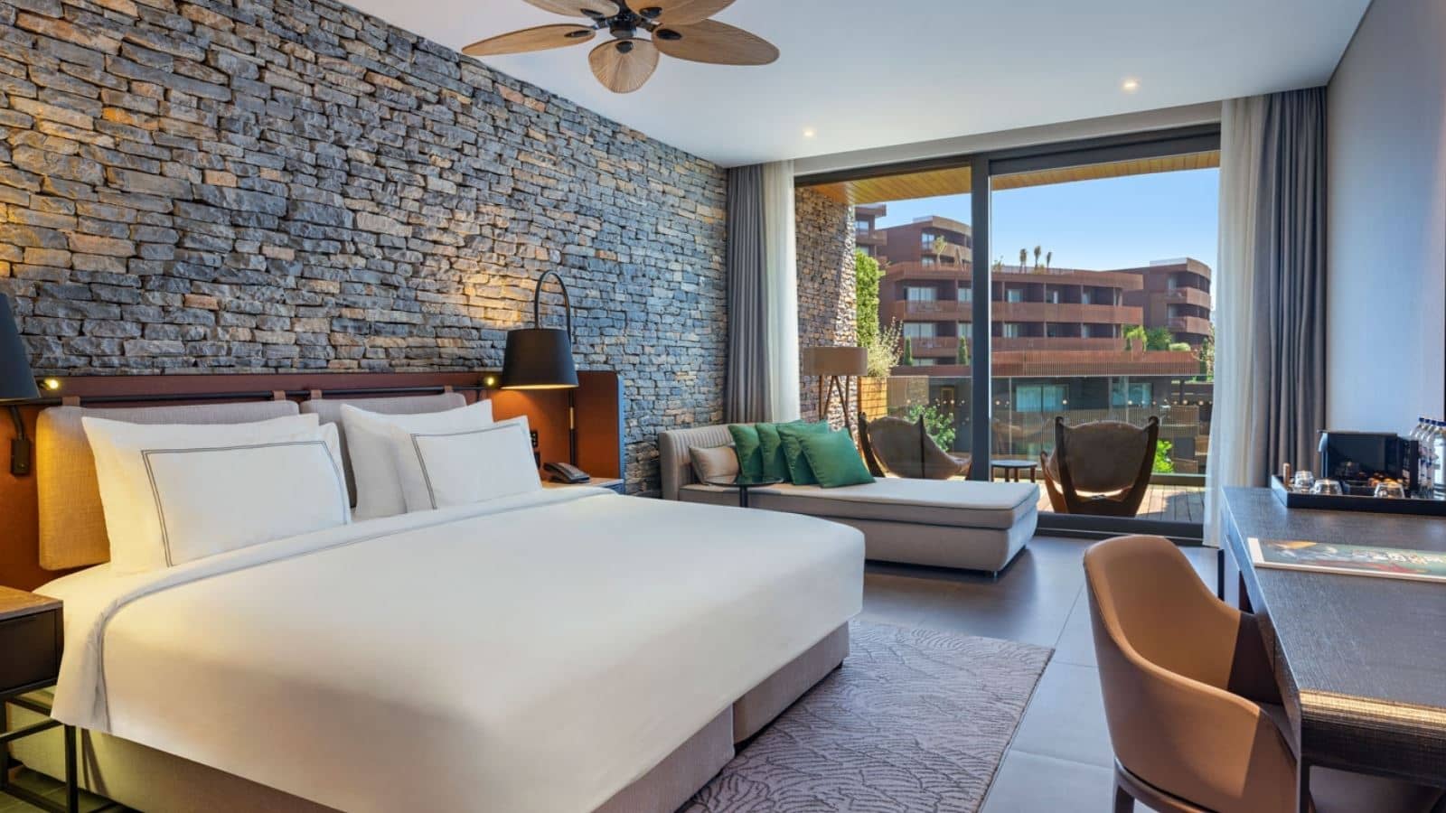 rooms-superior-room-partly-sea-view