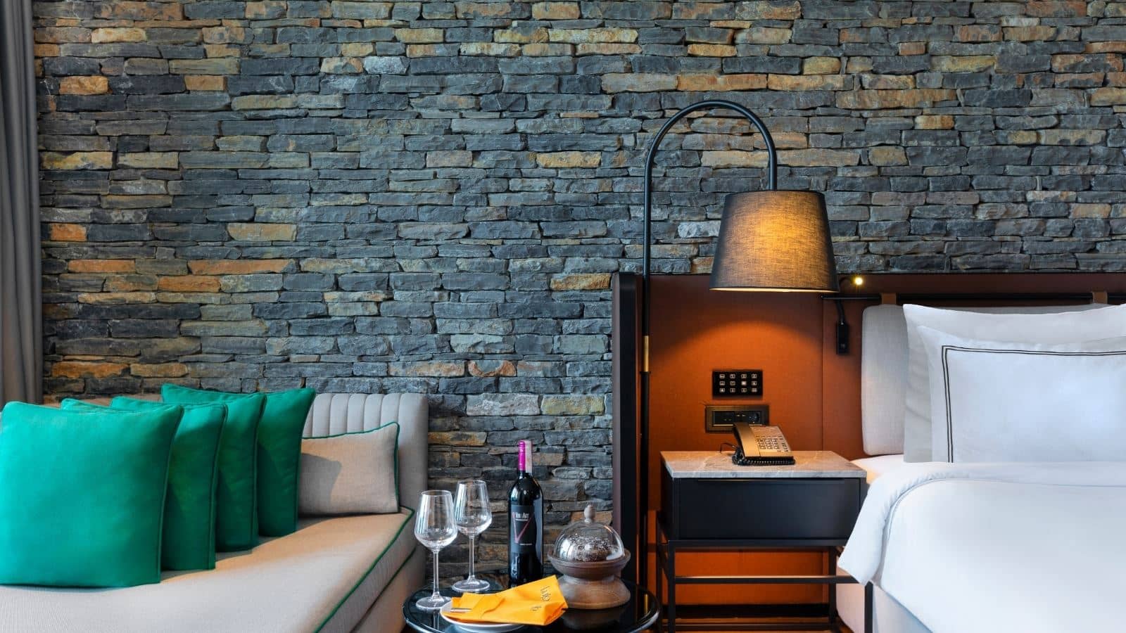 rooms-superior-room-partly-sea-view