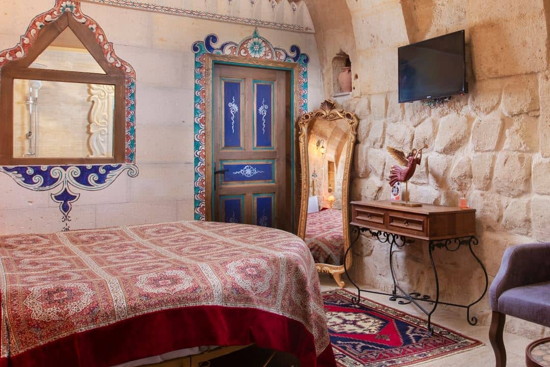 rooms-with-jacuzzi-suit