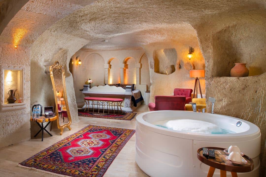 rooms-jacuzzi-superiorsuit
