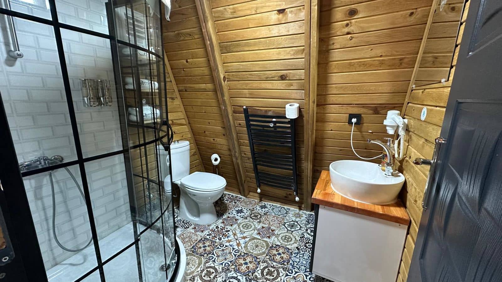 rooms-deluxe-bungolov-oda
