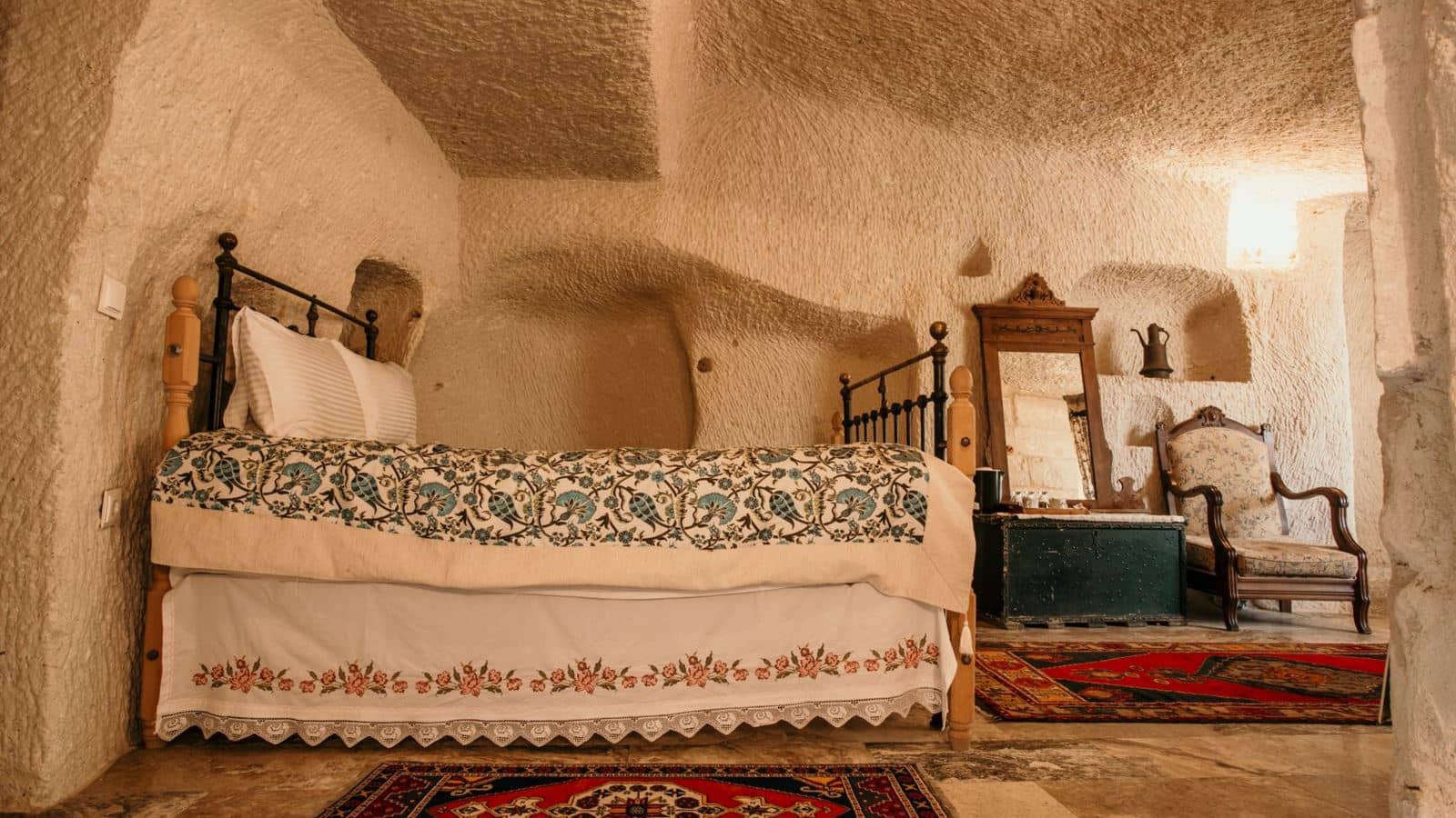 rooms-cave-room