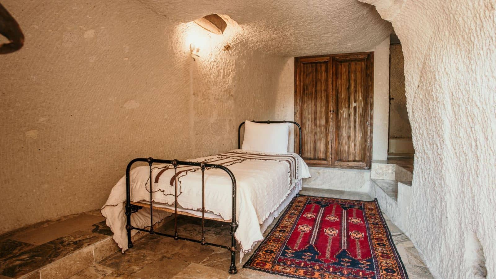 rooms-cave-room