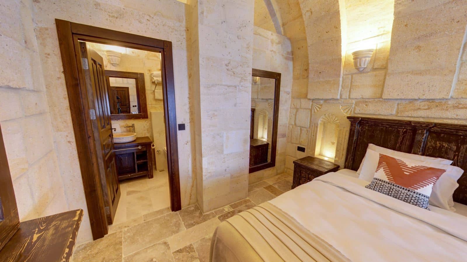 rooms-deluxe-room