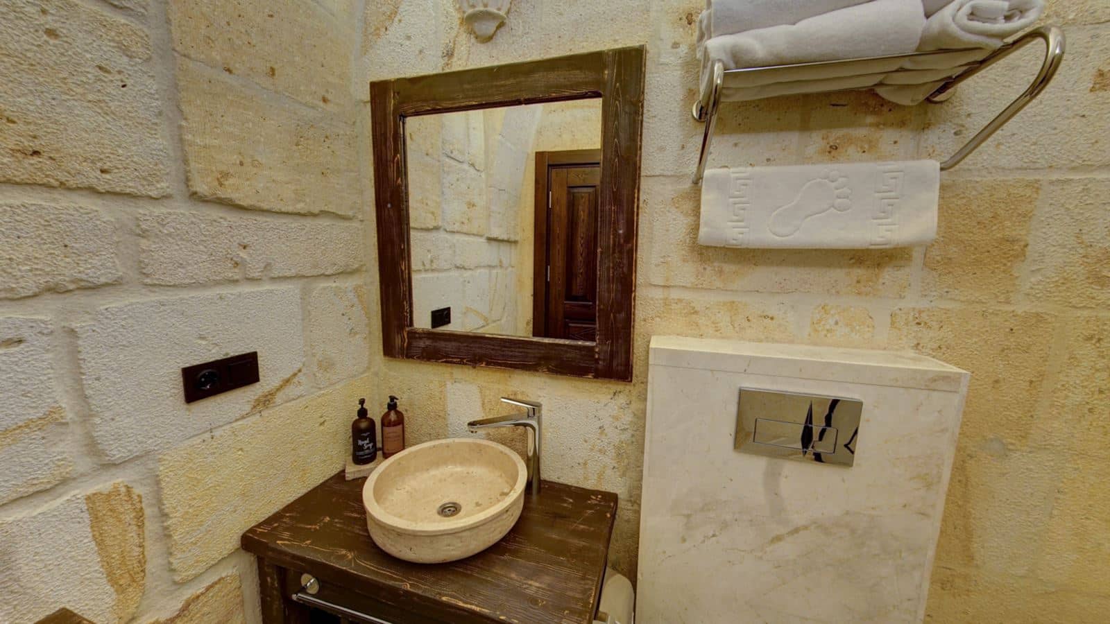 rooms-deluxe-room