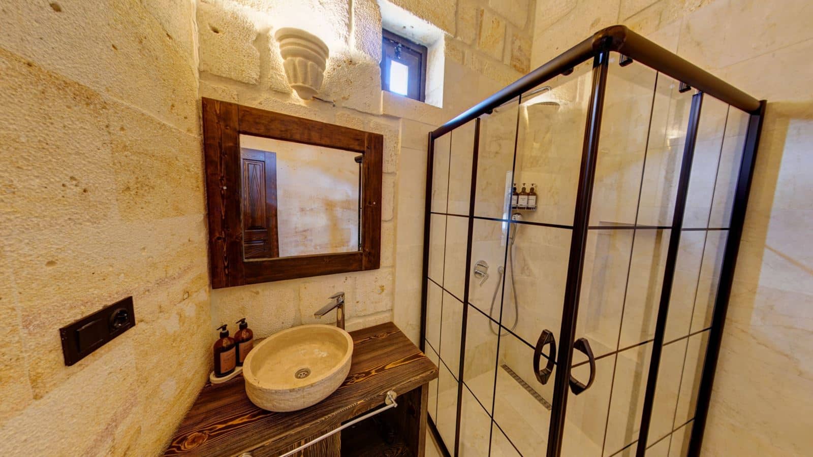rooms-superior-deluxe-room