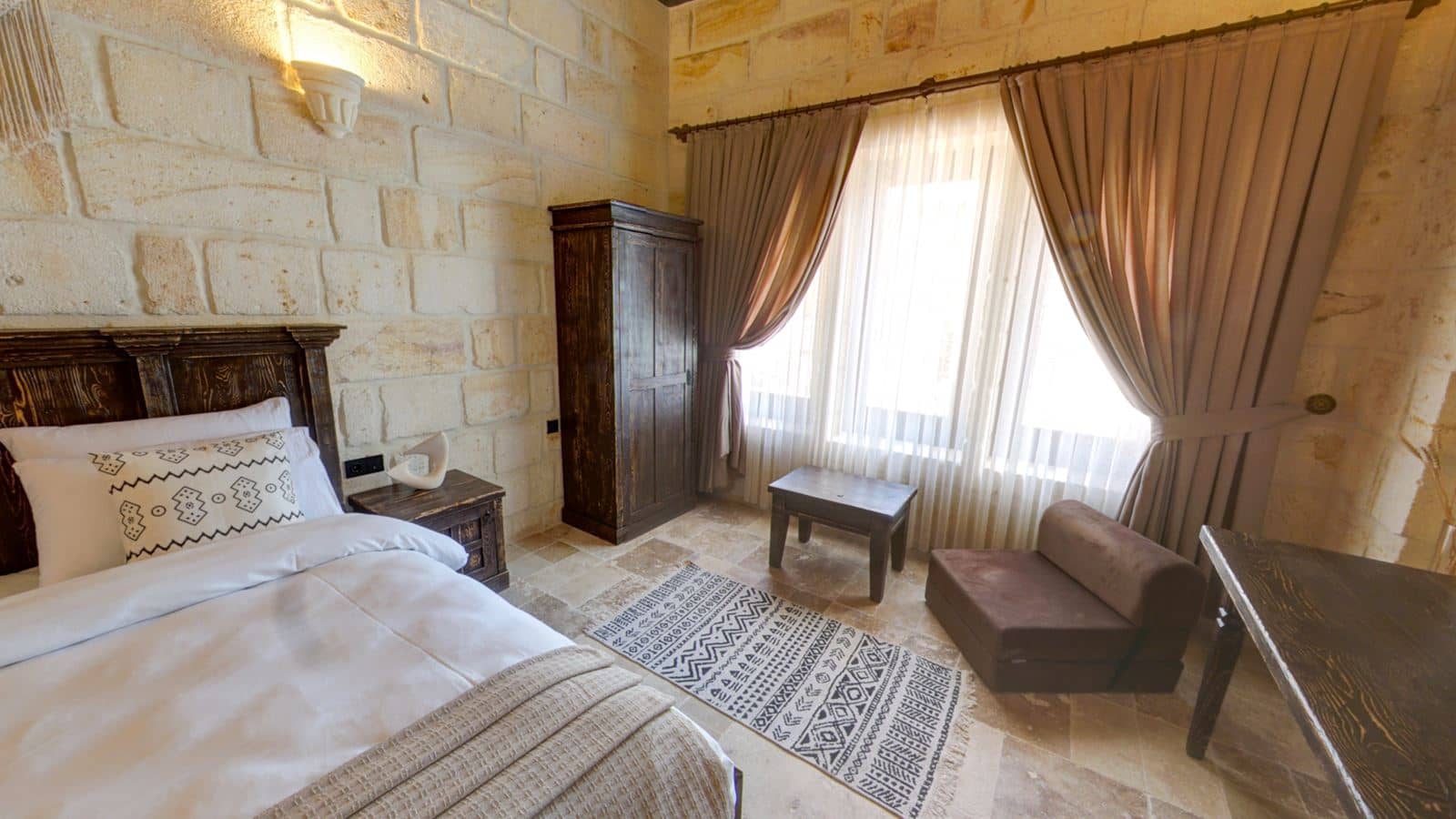 rooms-superior-deluxe-room