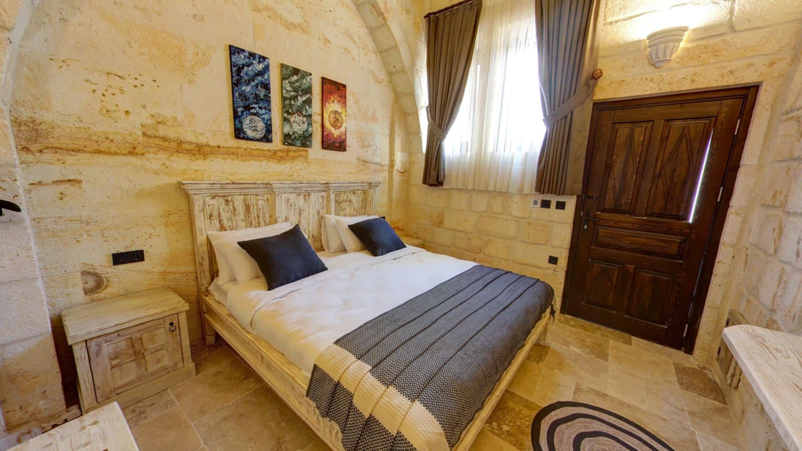rooms-deluxe-room