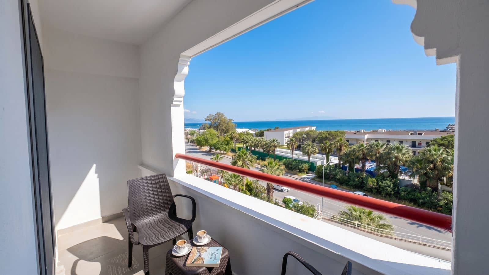 rooms-superior-room-seaview-balcony