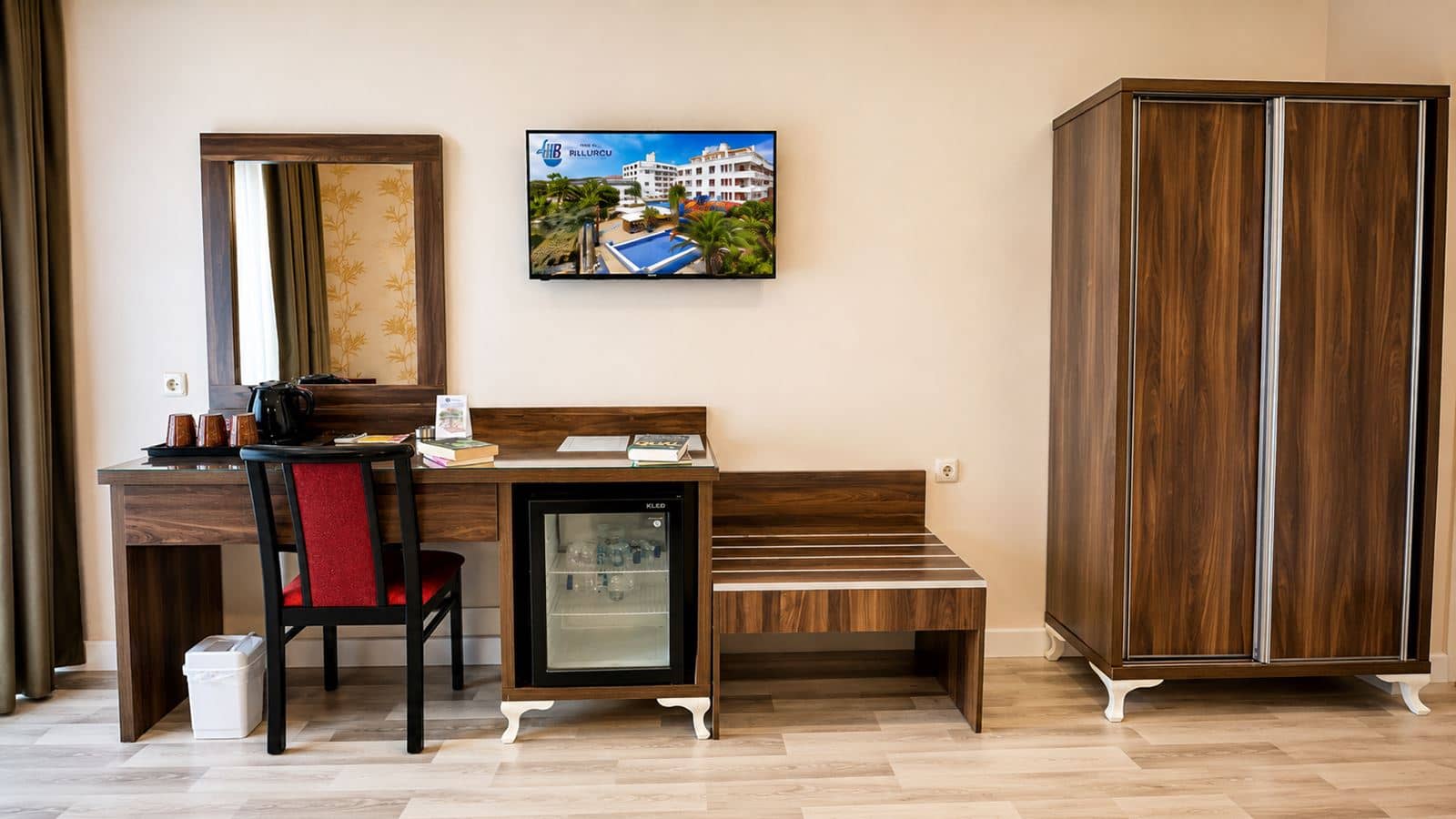 rooms-superior-room-seaview-balcony