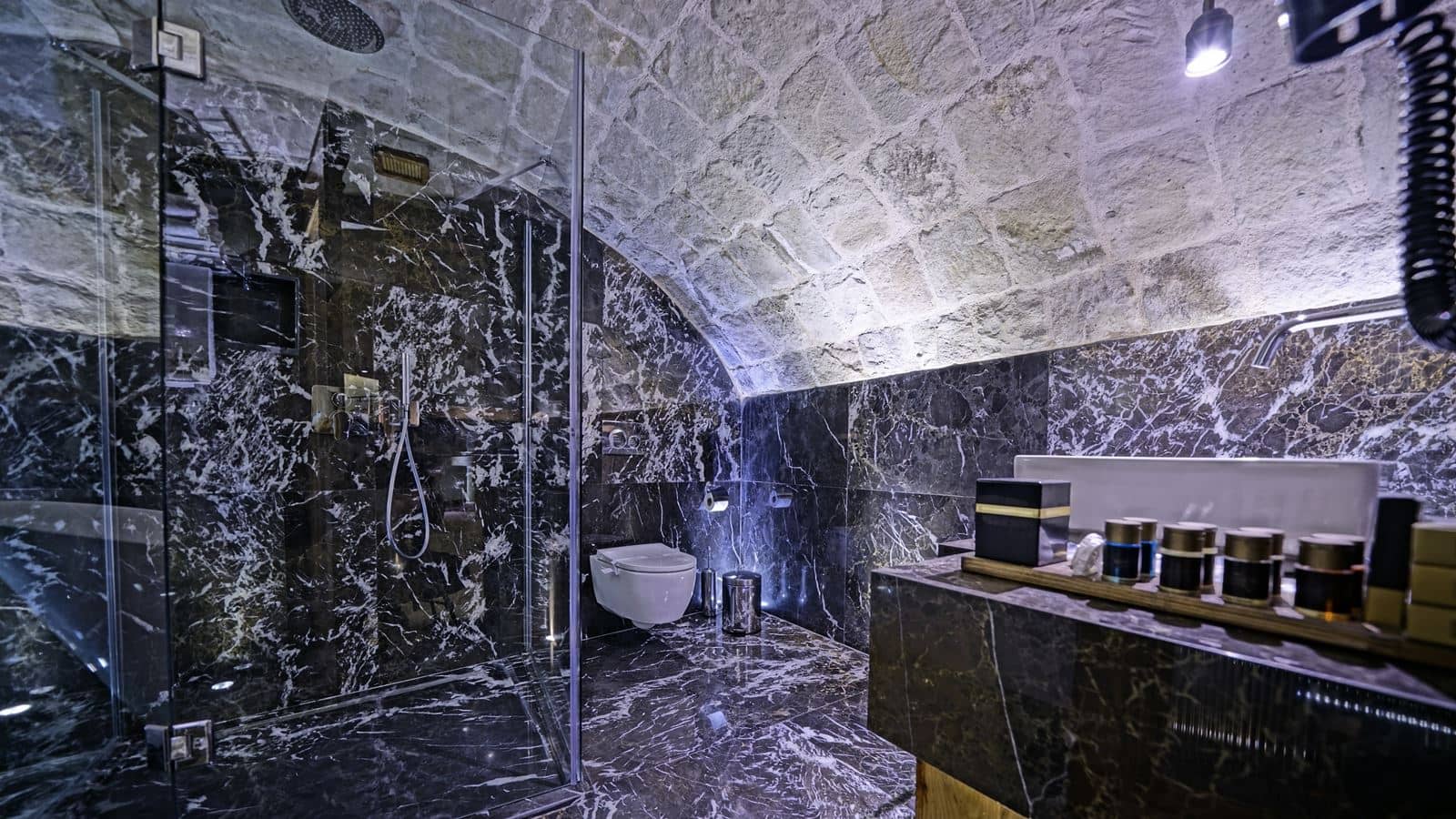 rooms-suit-1007