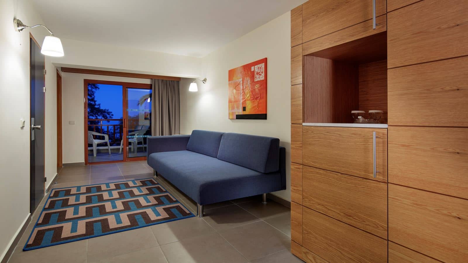 rooms-club-family-2-bedroom-balcony