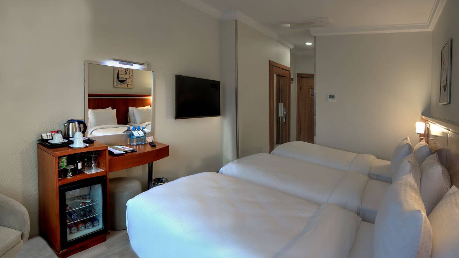 rooms-apartment-with-kitchenette