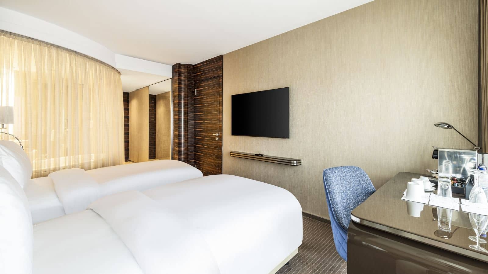 rooms-junior-suit