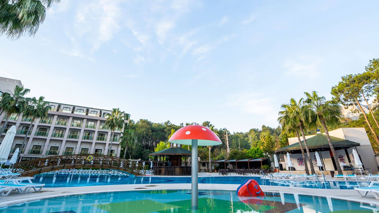 pools-outdoor-childrens-pool