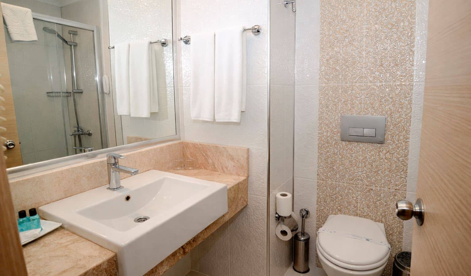 rooms-corner-room