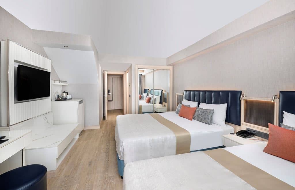 rooms-dublex-family-land-view-room