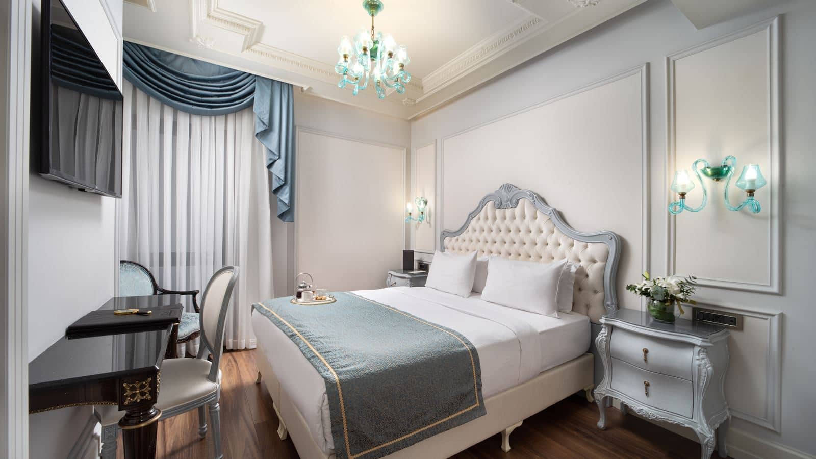 rooms-classic-double-room-city-view