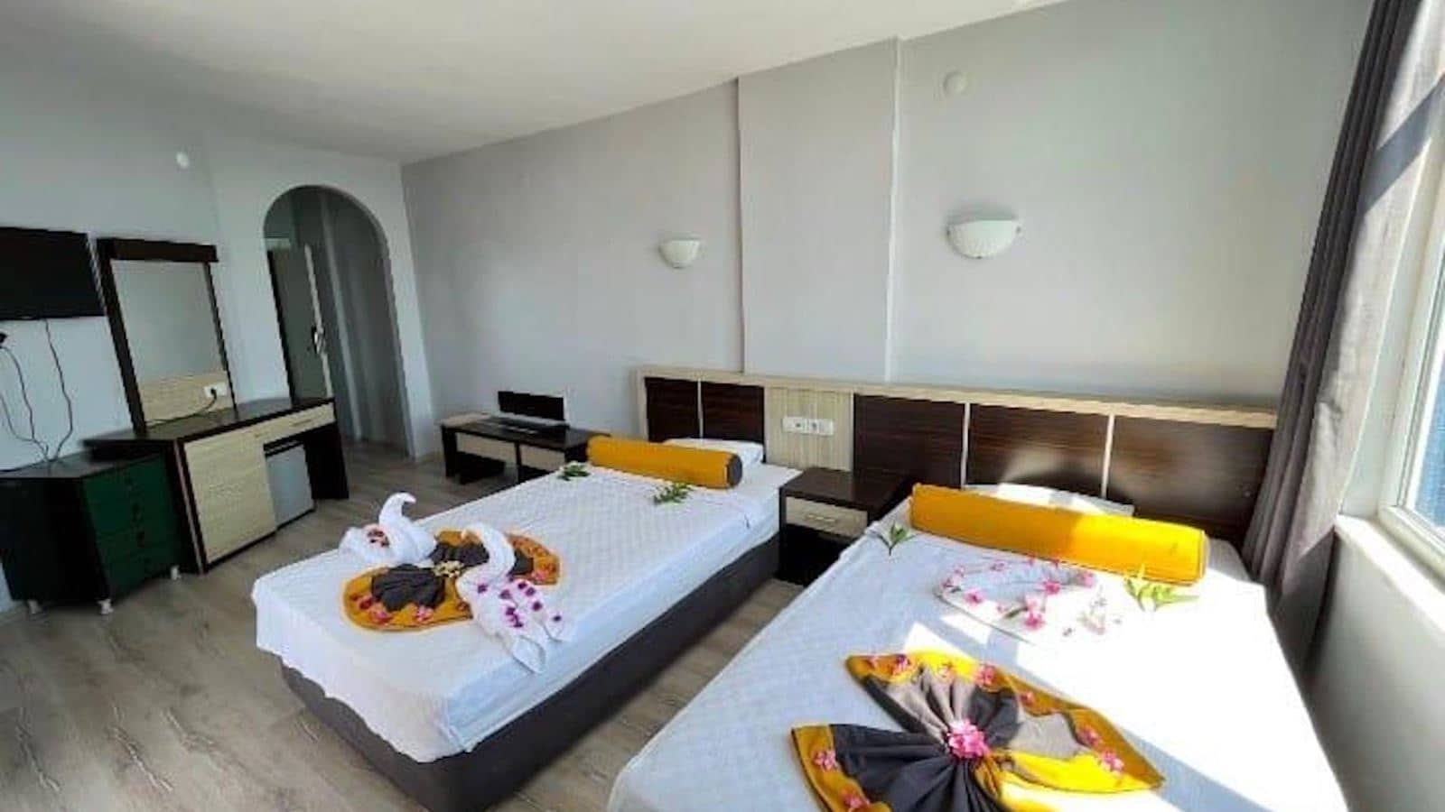 rooms-semt-luna-beach-hotel-room