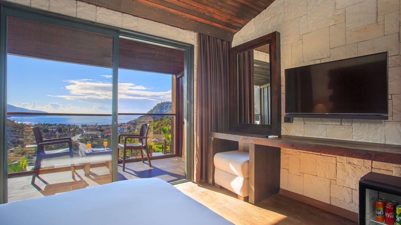 rooms-deluxe-room