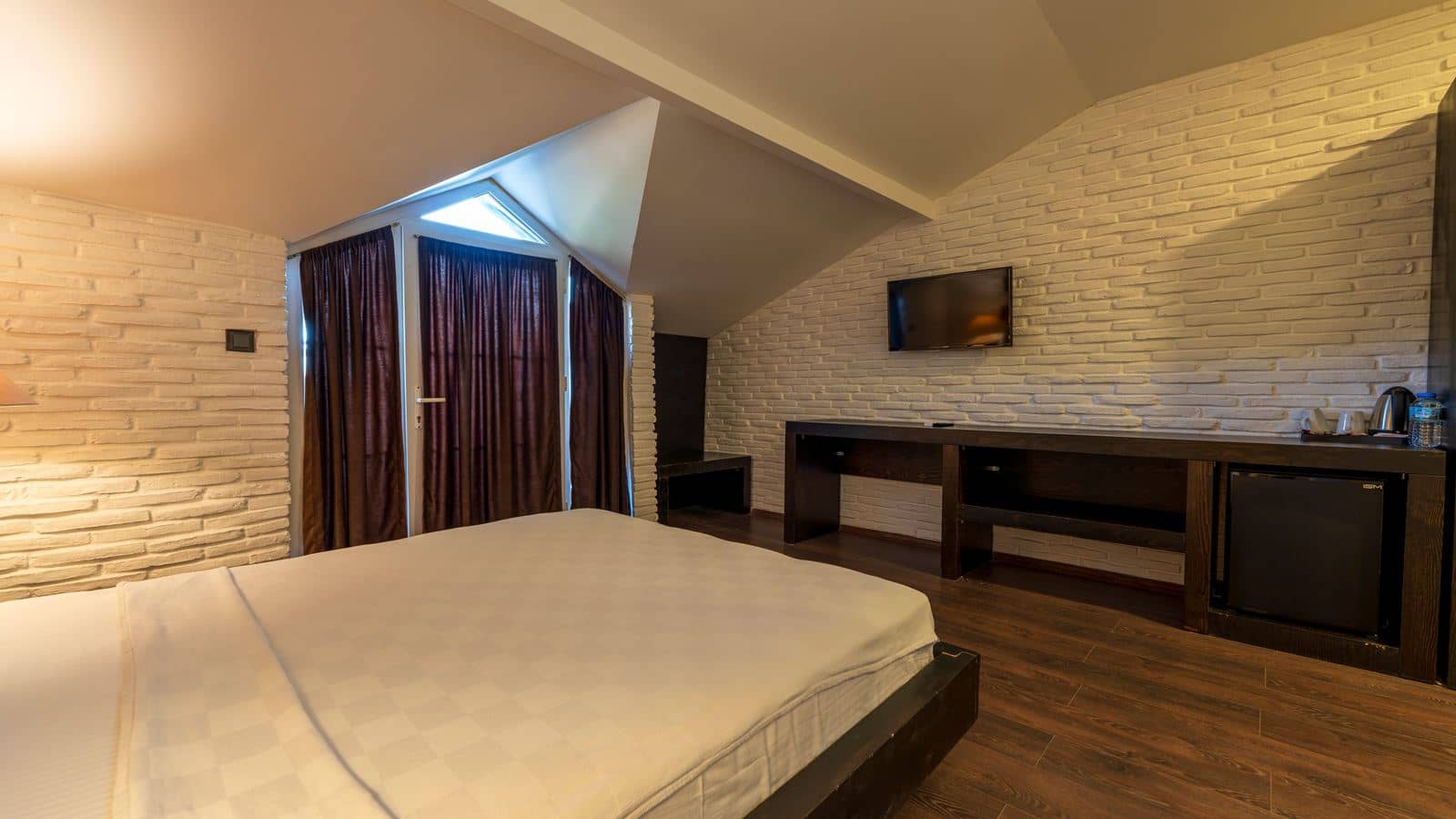 rooms-standard-room