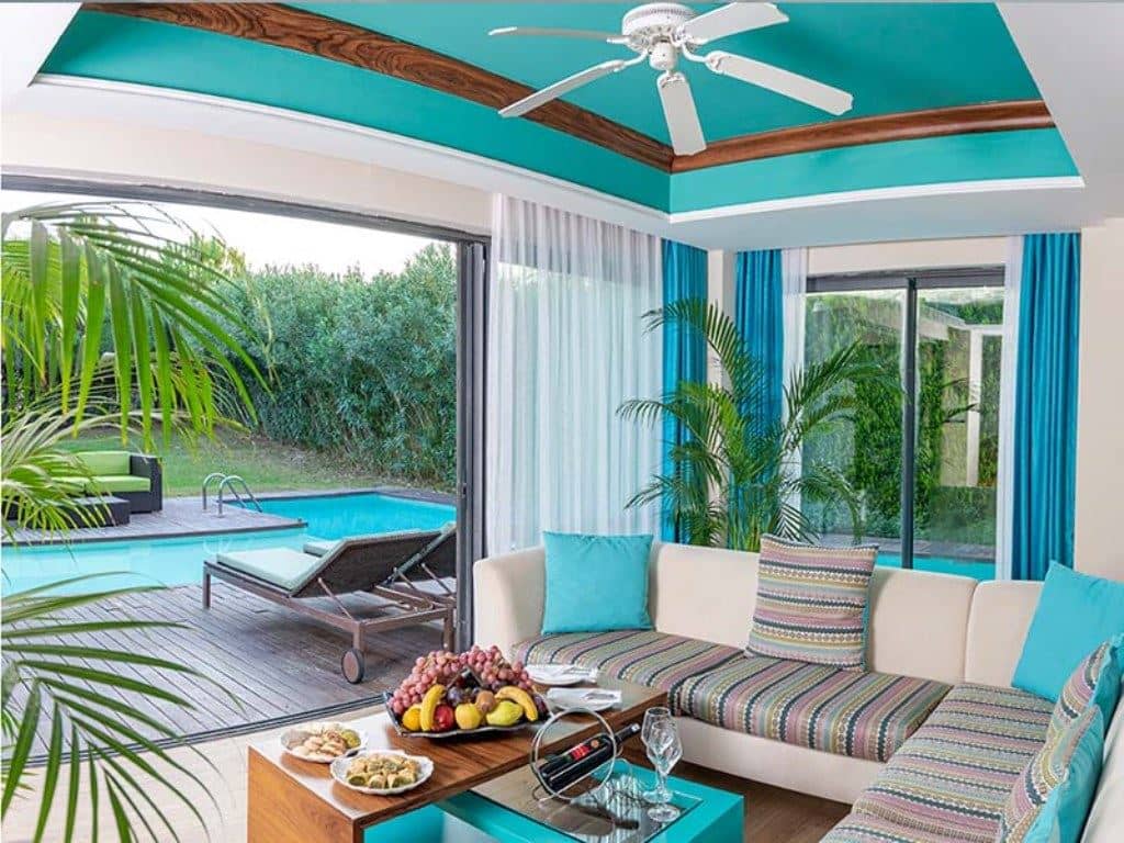 rooms-villas