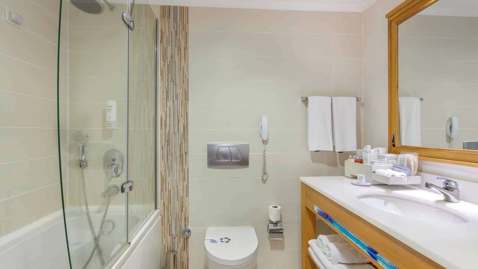 rooms-superior-suite-swimup
