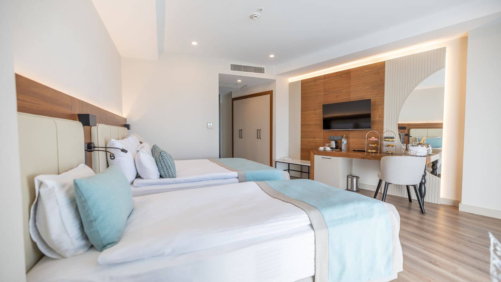 rooms-std-superior-room-with-pool-view