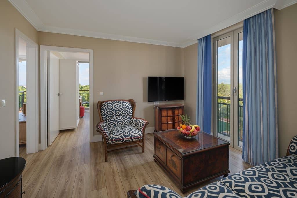 rooms-family-room