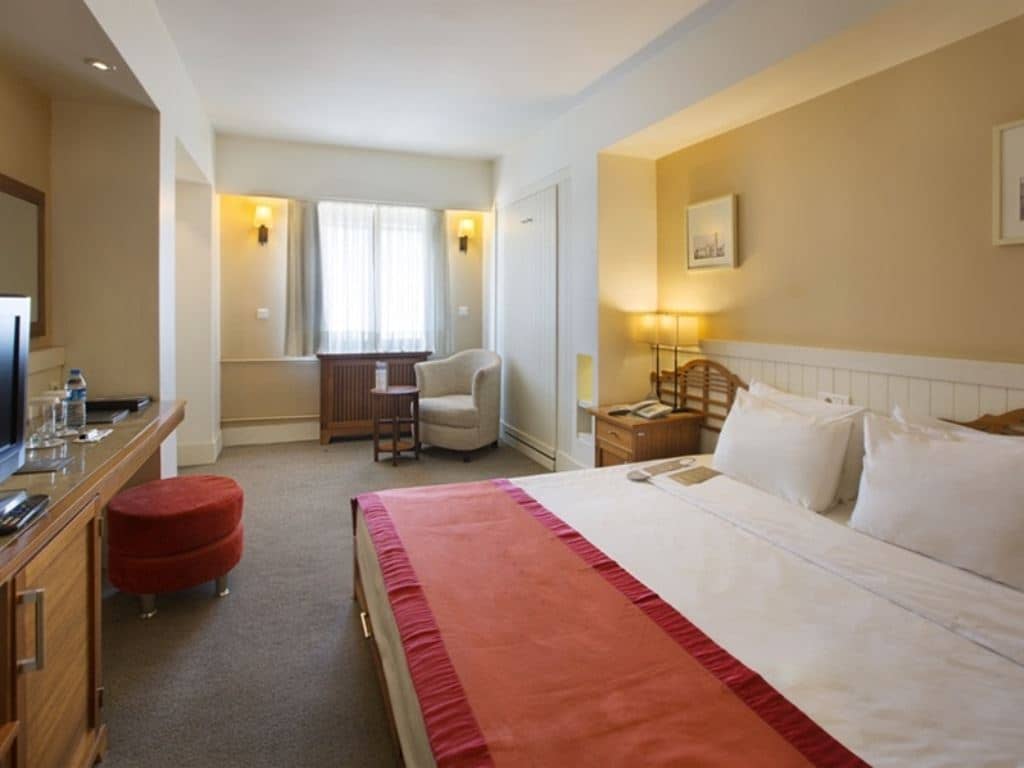 rooms-standard-room