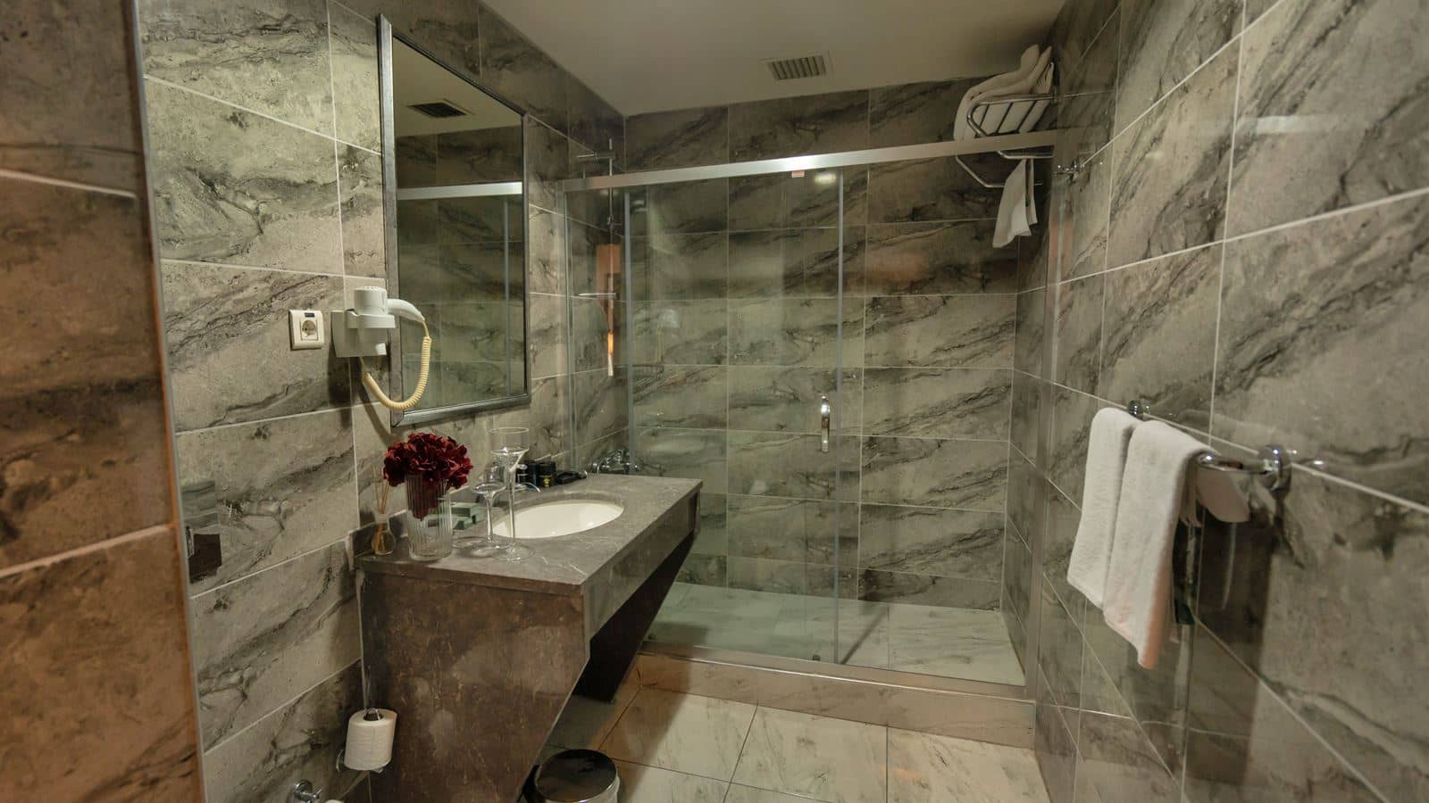 rooms-standard-room