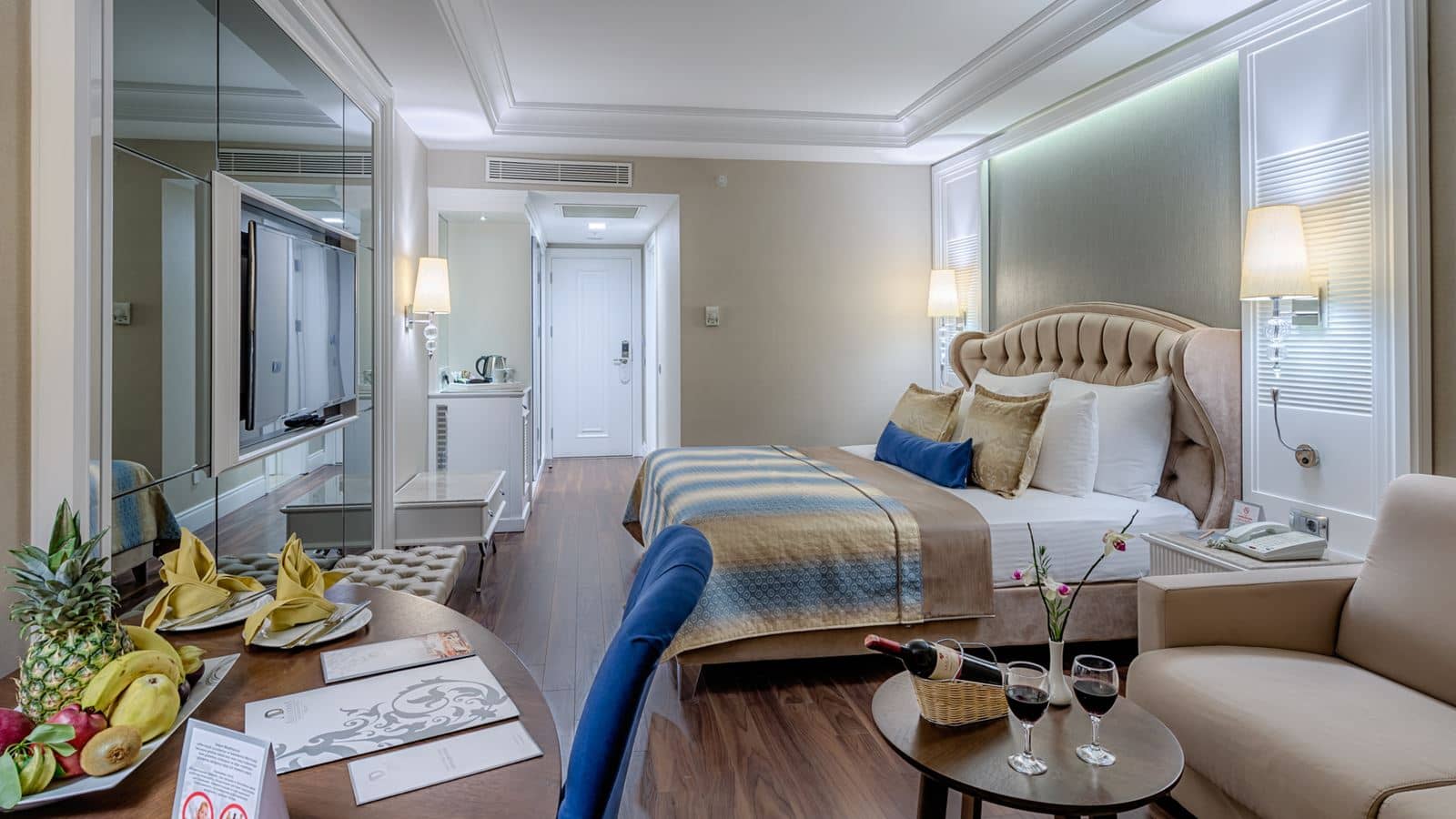 rooms-deluxe-building-standard-room