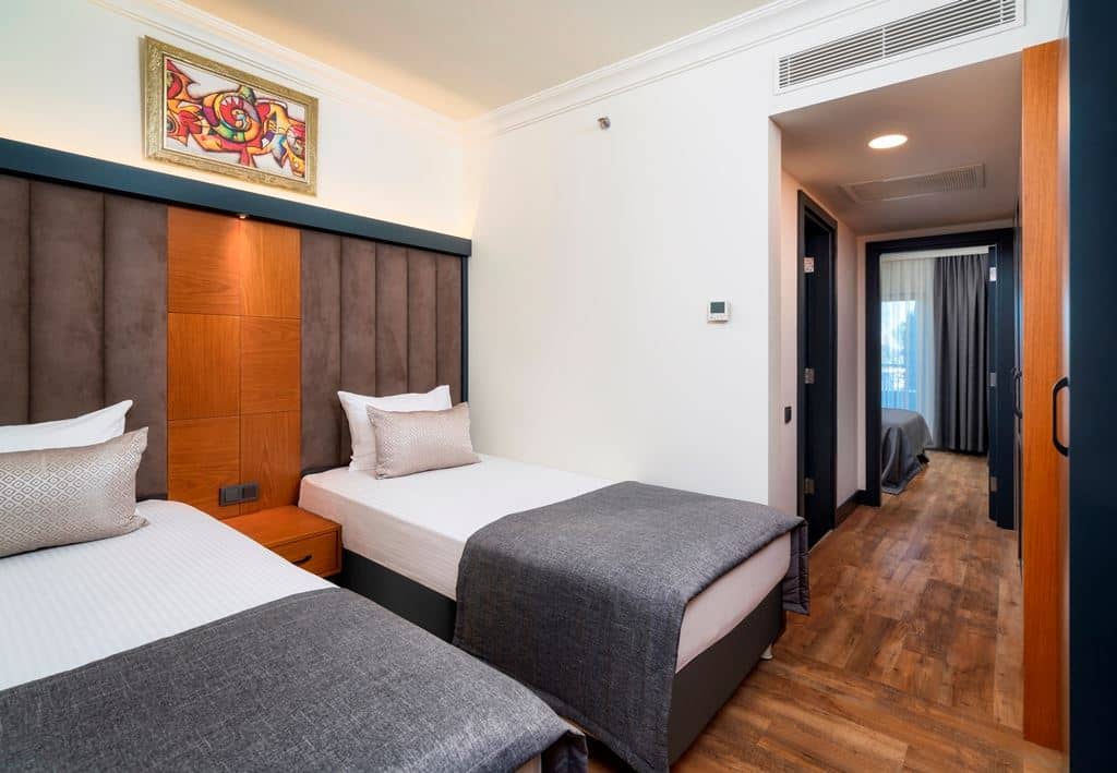 rooms-family-room