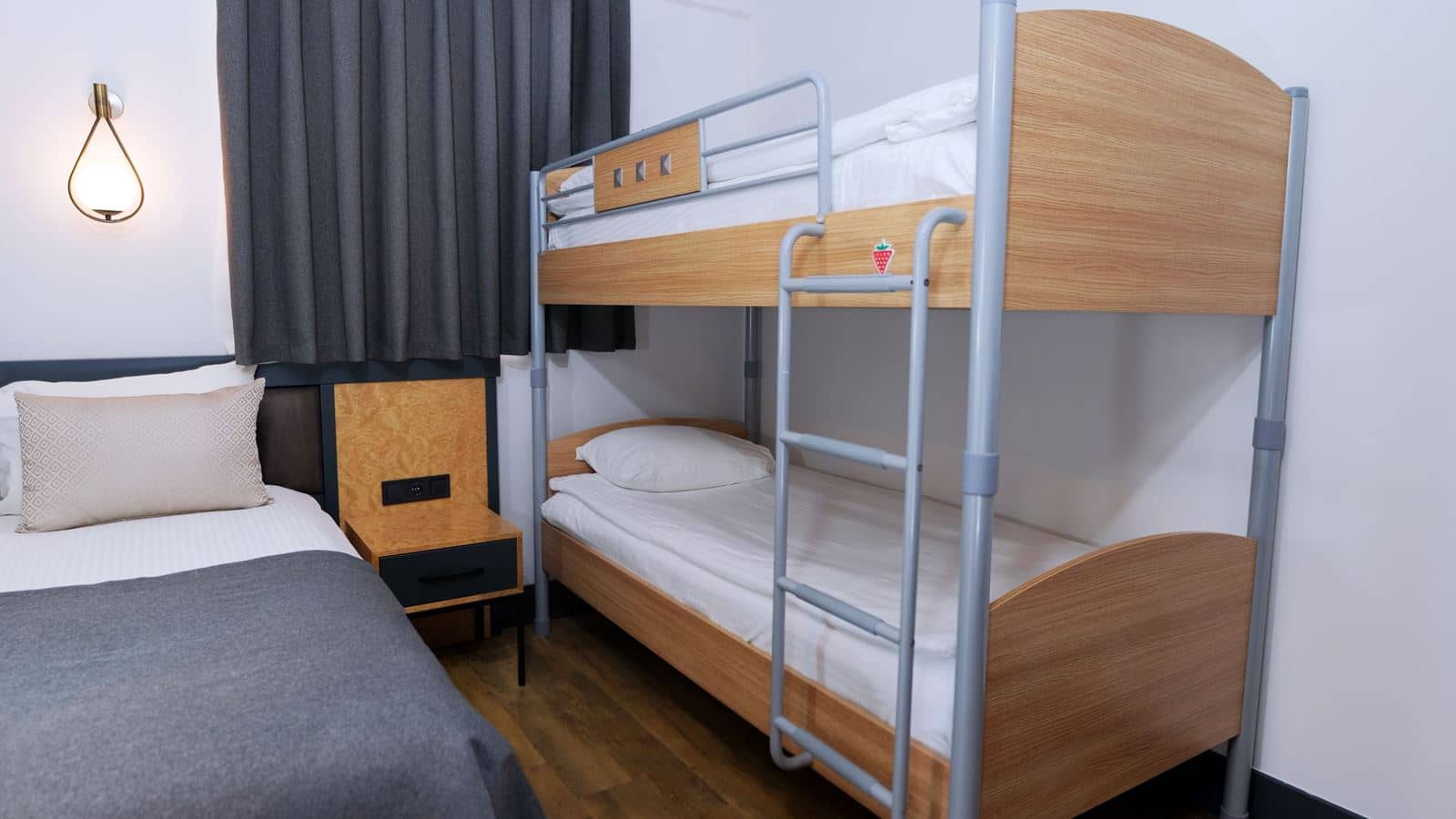 rooms-family-room-bunk-bed