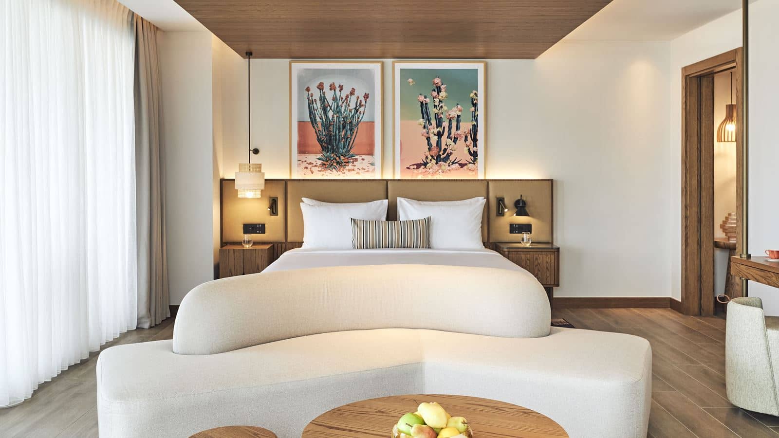rooms-platinum-suite-poolview