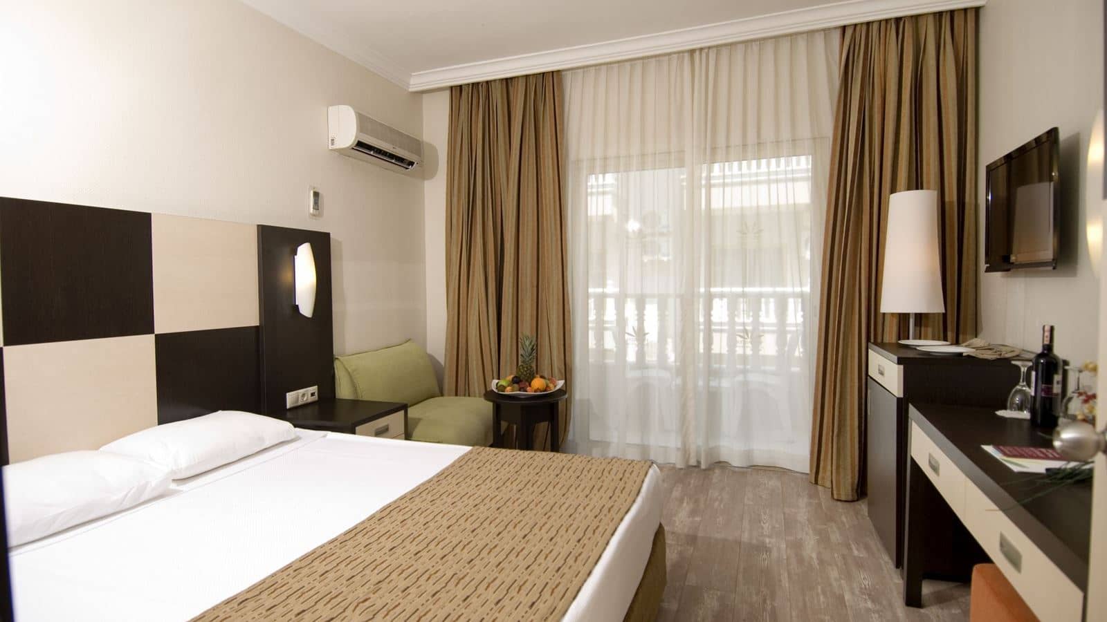 rooms-family-room