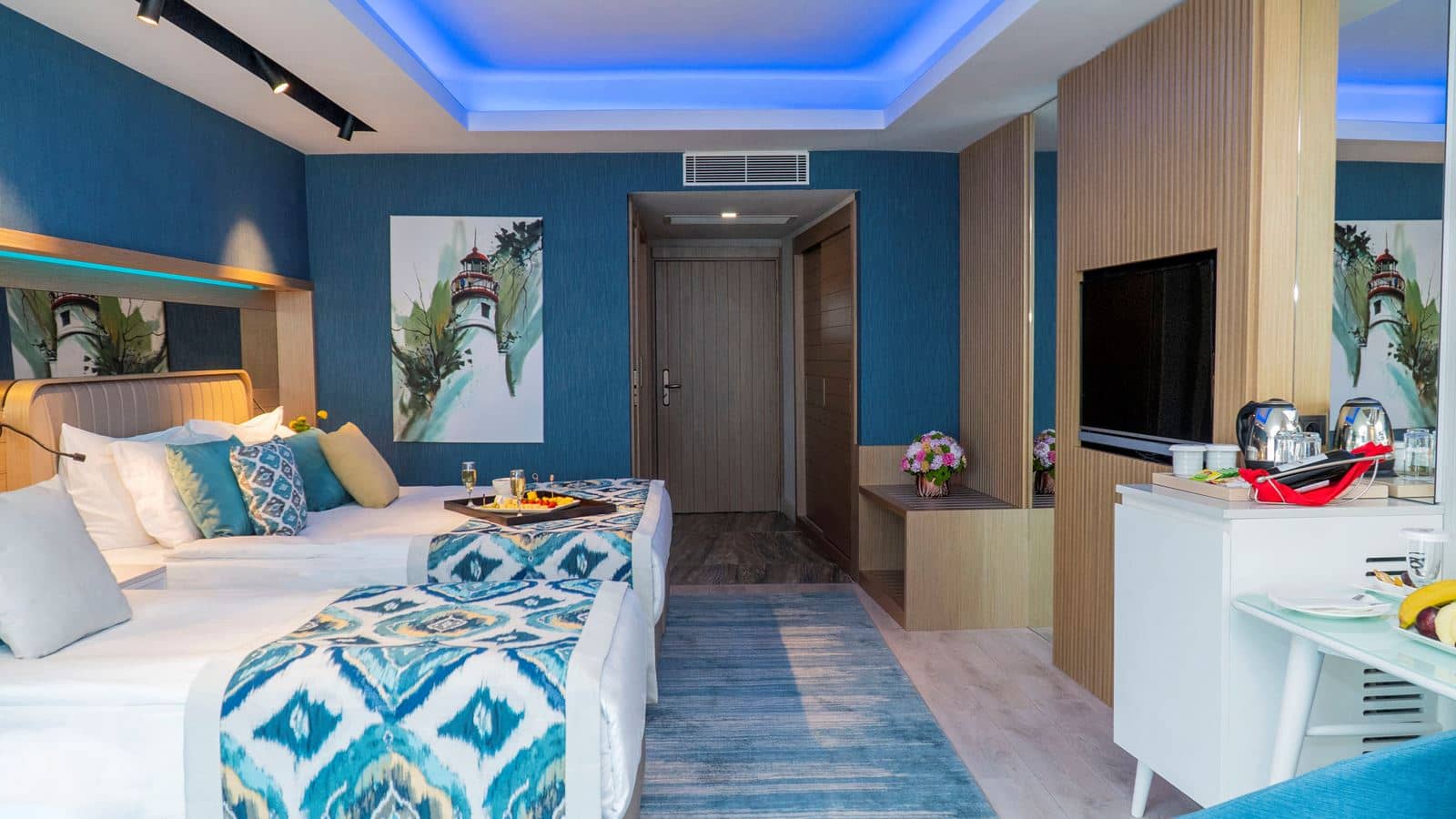 rooms-superior-standard-room-land-view-with-balcony