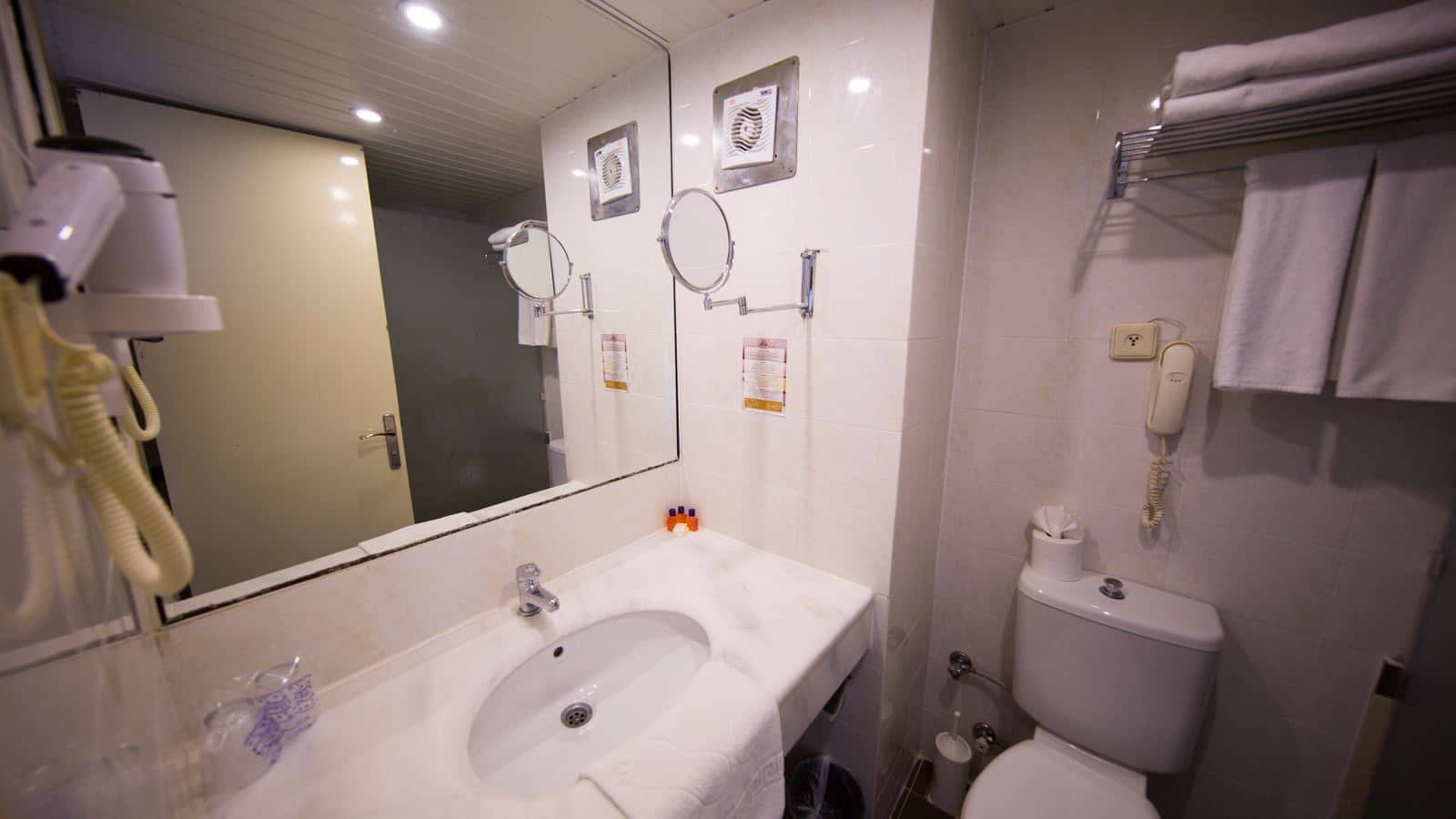 rooms-standard-room