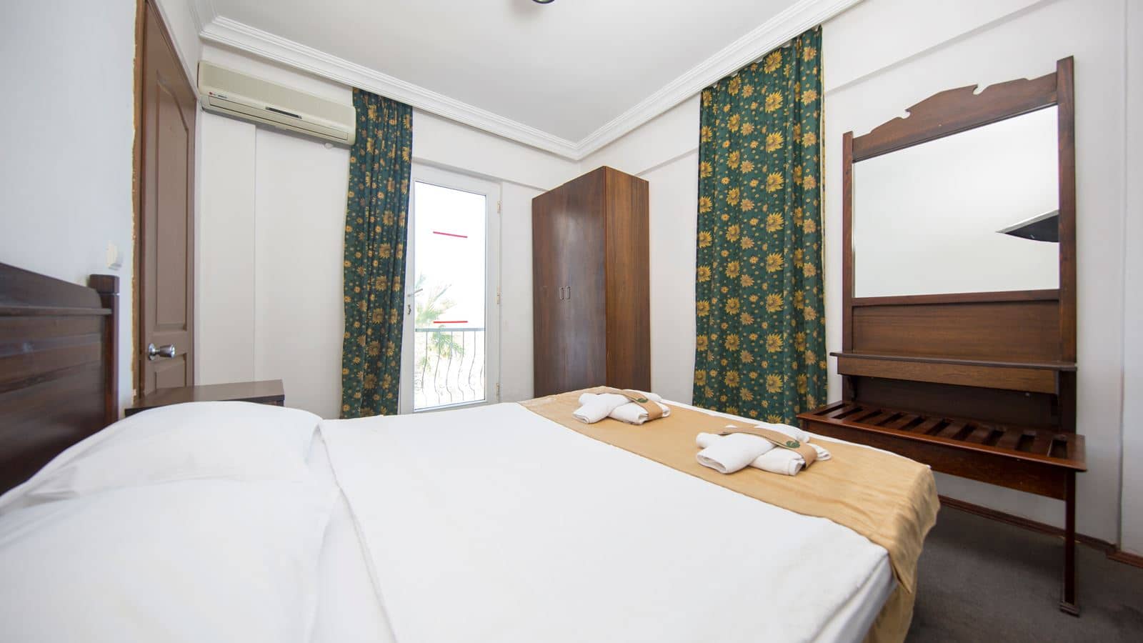 rooms-family-room