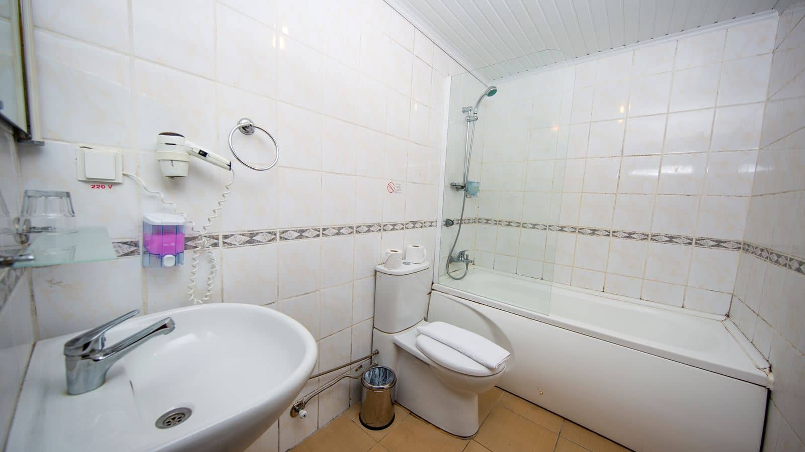 rooms-standard-room