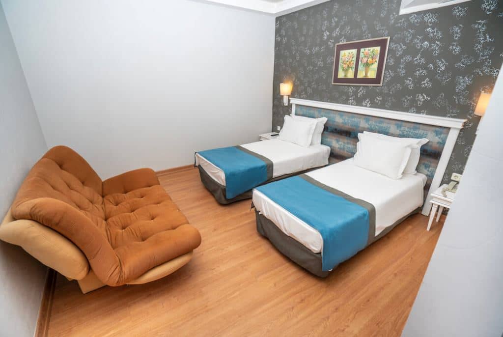 rooms-family-room