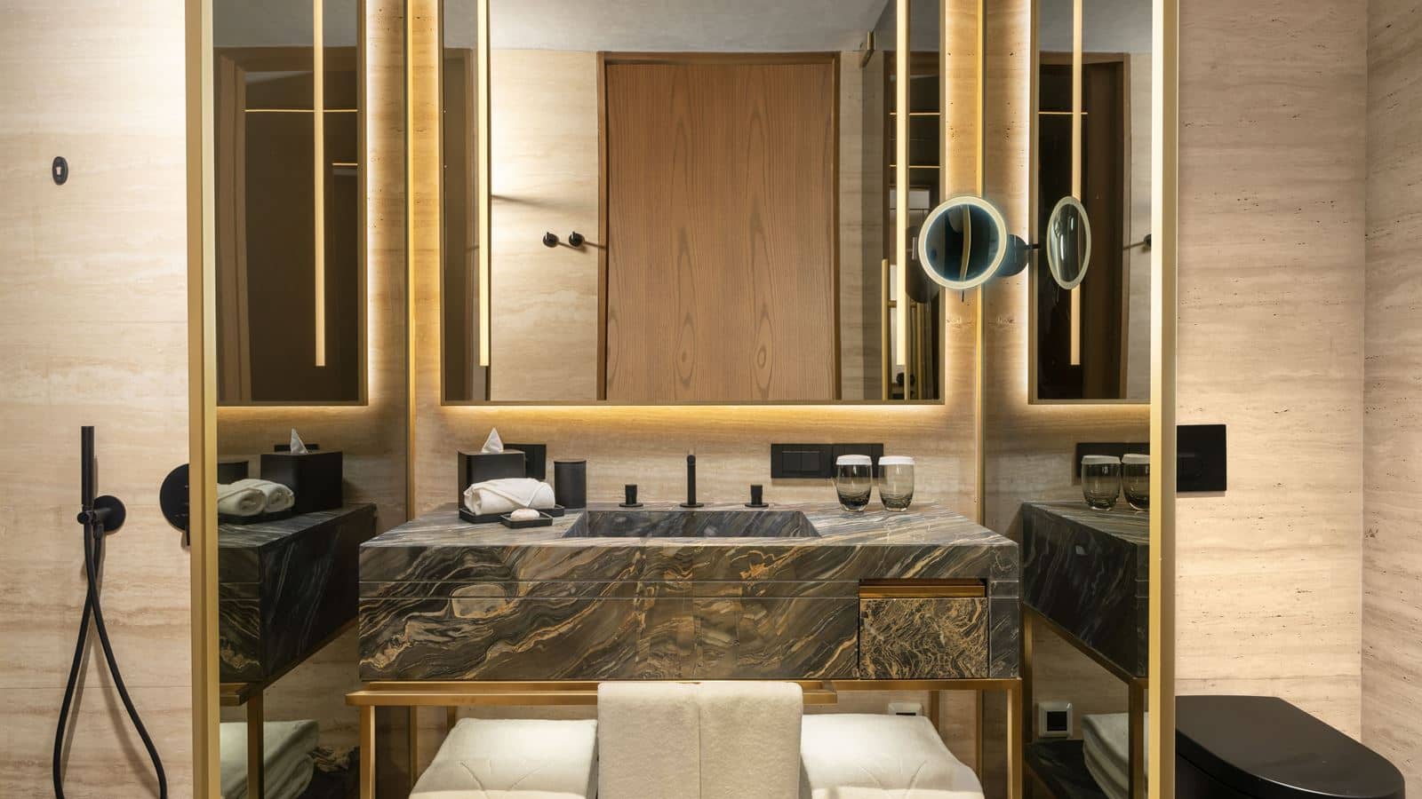 rooms-premium-room-partial-sea-view