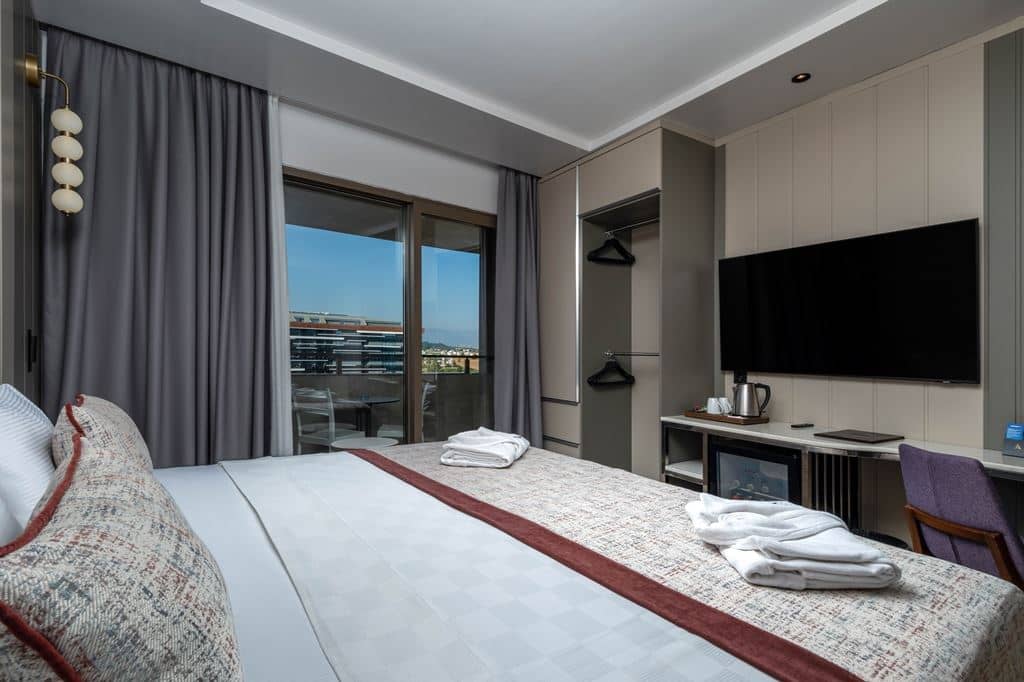 rooms-standard-room-land-view
