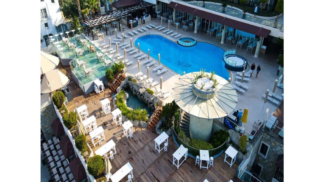 pools-outdoor-pool