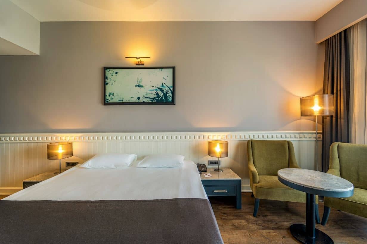 rooms-family-room