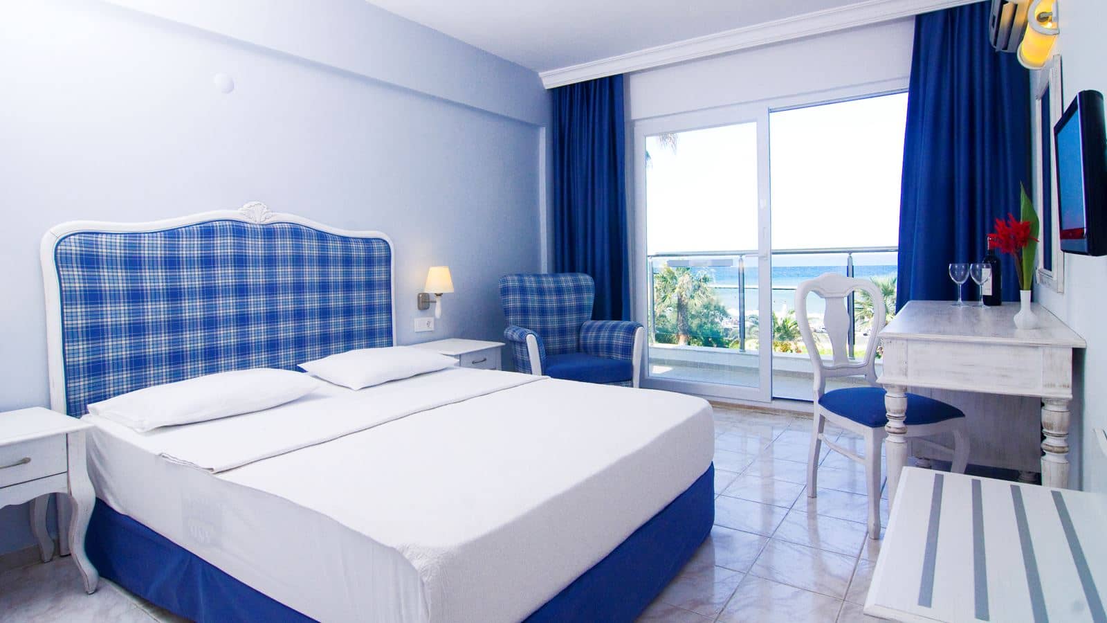 rooms-standard-room-sea-view-balcony-or-terrace