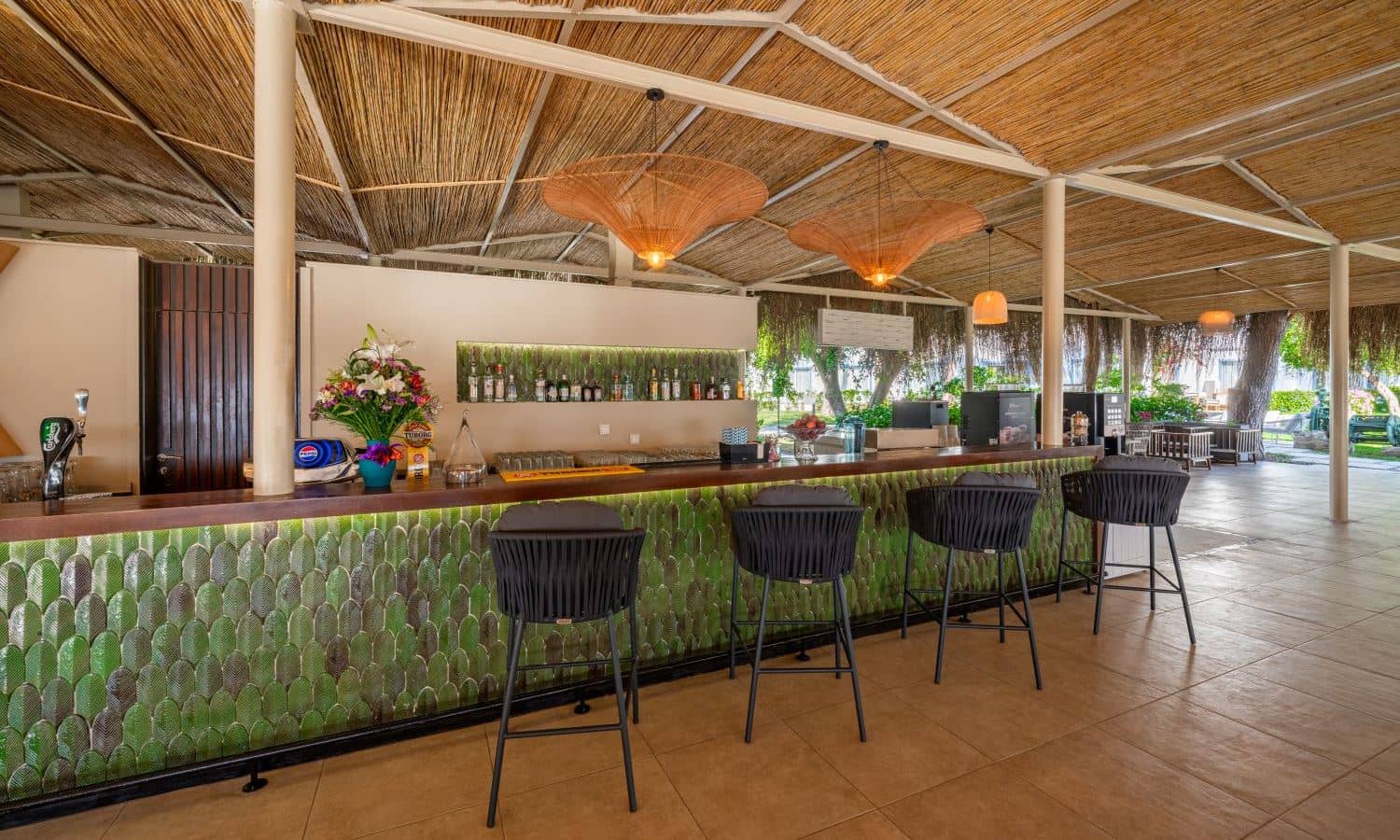 bars-paradiso-cafe-bar
