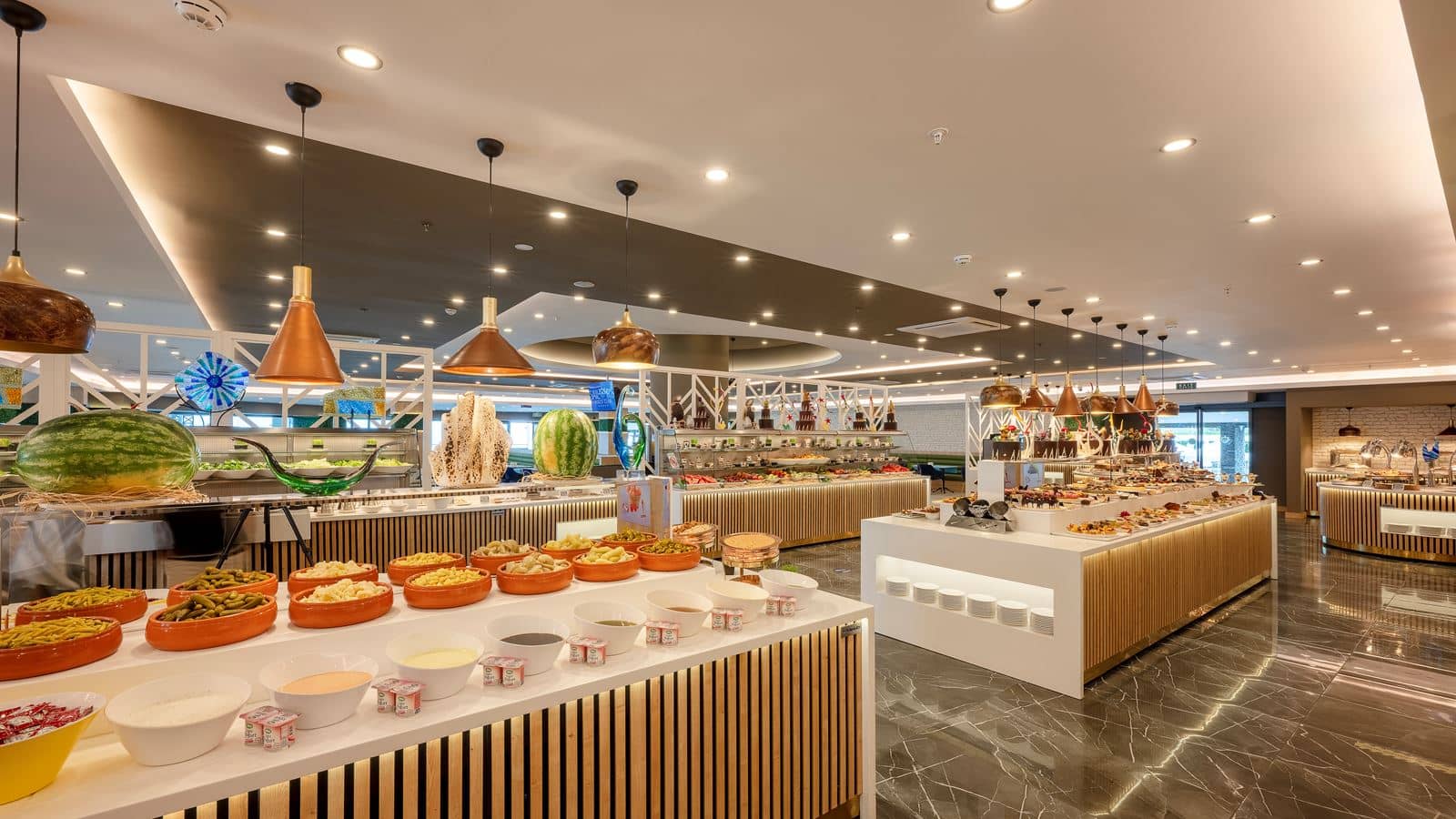 restaurants-savarona-restaurant