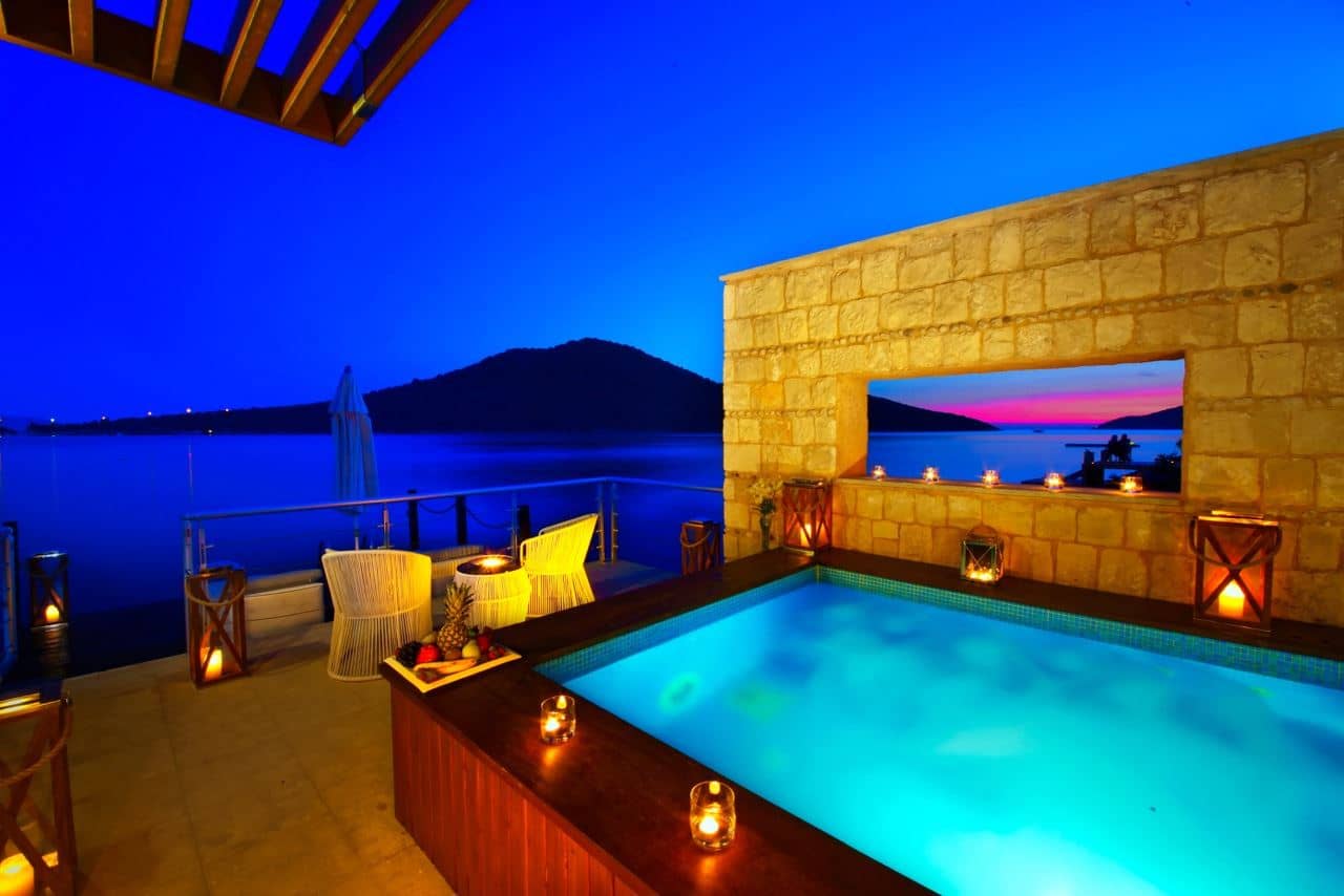 rooms-deluxe-room-sea-view